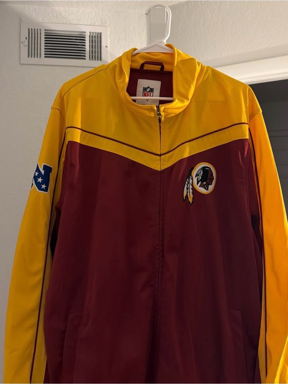 Vintage 90s/2000s Washington Redskins/ Commanders Zip-Up Jacket. Size XXL. NFL